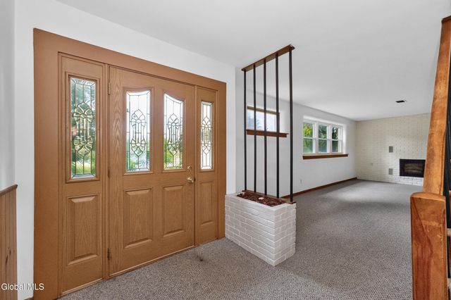 1082 Cornelius Avenue, Niskayuna, NY 12309