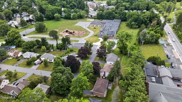 1082 Cornelius Avenue, Niskayuna, NY 12309