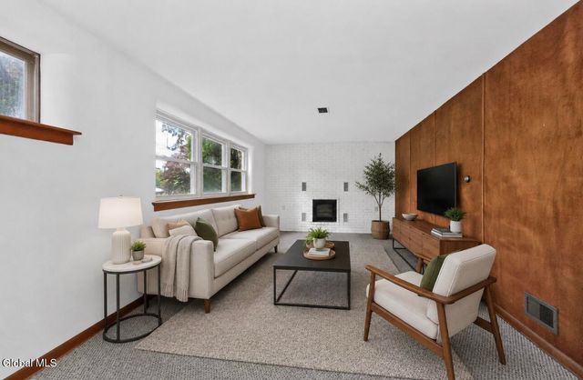 1082 Cornelius Avenue, Niskayuna, NY 12309