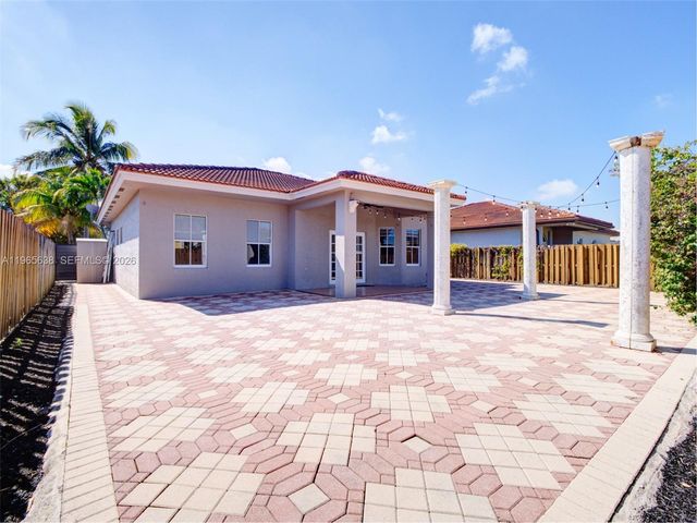 14833 SW 35th Ln, Miami, FL 33185