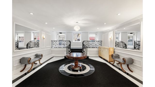 18 E 62ND Street, New York City, NY 10065