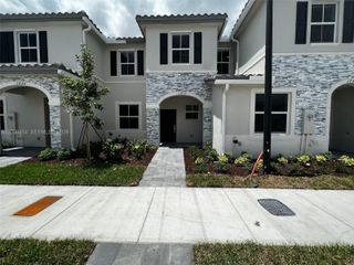 1810 SE 26th Ter 1810, Homestead, FL 33035