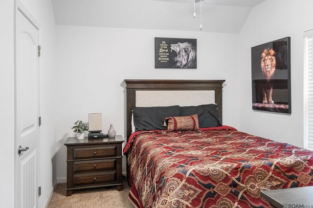 1213 E Saint Charles St, Gonzales, LA 70737