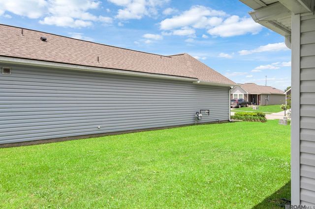1213 E Saint Charles St, Gonzales, LA 70737