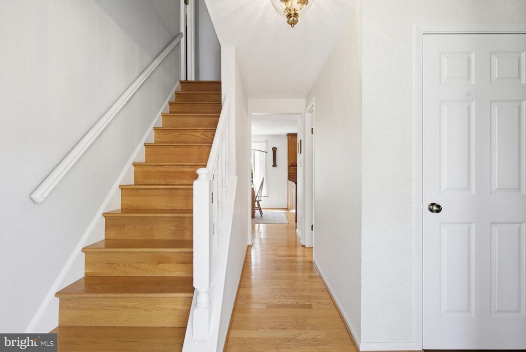 Image 9 of property listing at 1017 WINDMILL LN, Silver Spring, MD 20905