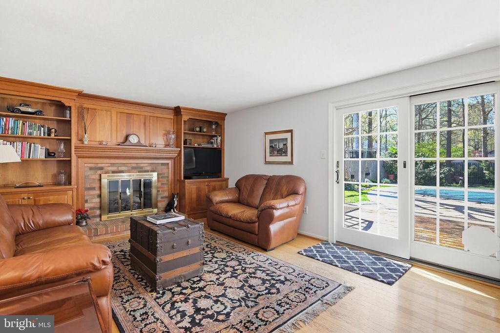 Image 19 of property listing at 1017 WINDMILL LN, Silver Spring, MD 20905