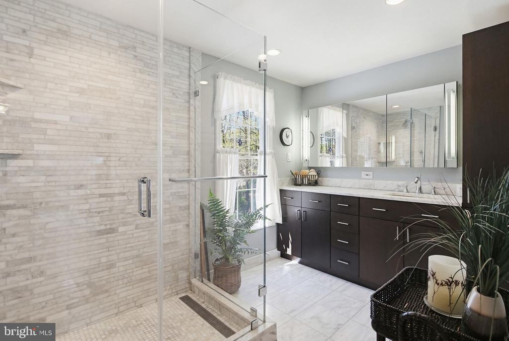 Image 25 of property listing at 1017 WINDMILL LN, Silver Spring, MD 20905