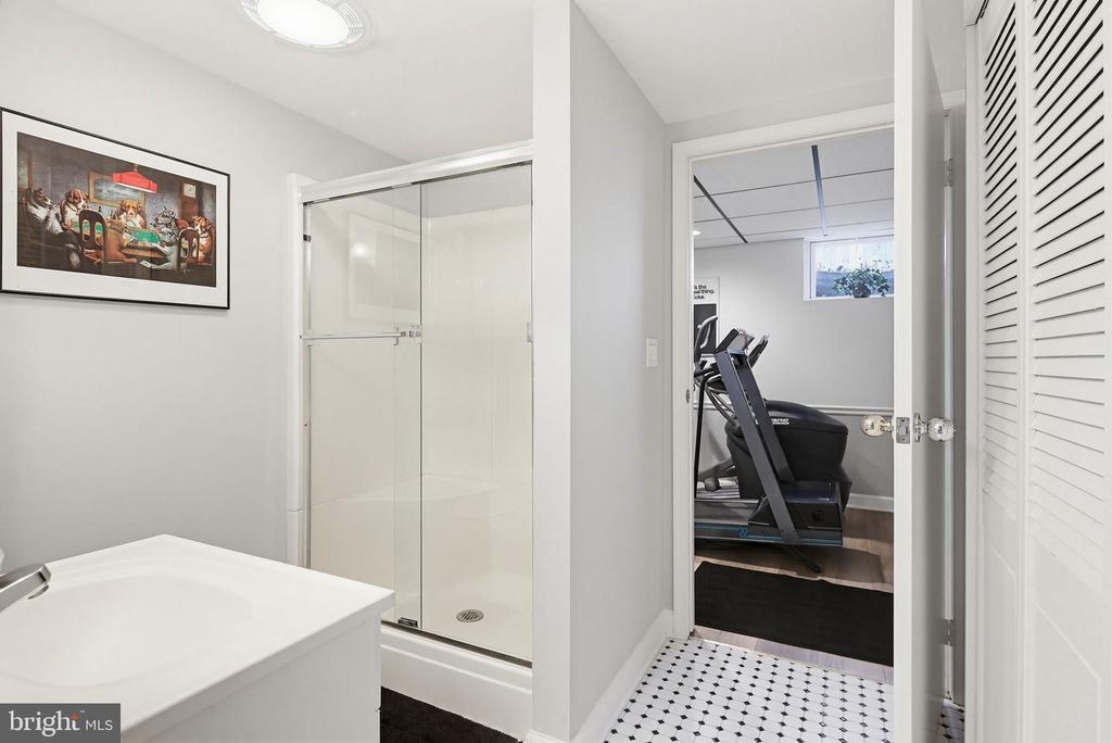 Image 38 of property listing at 1017 WINDMILL LN, Silver Spring, MD 20905