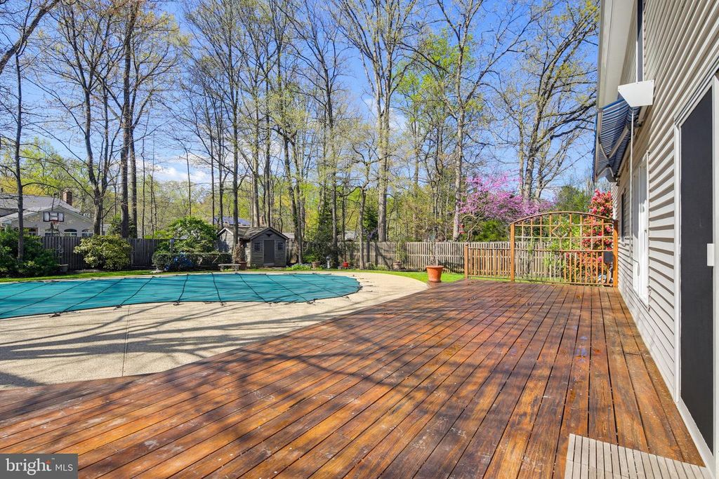 Image 40 of property listing at 1017 WINDMILL LN, Silver Spring, MD 20905