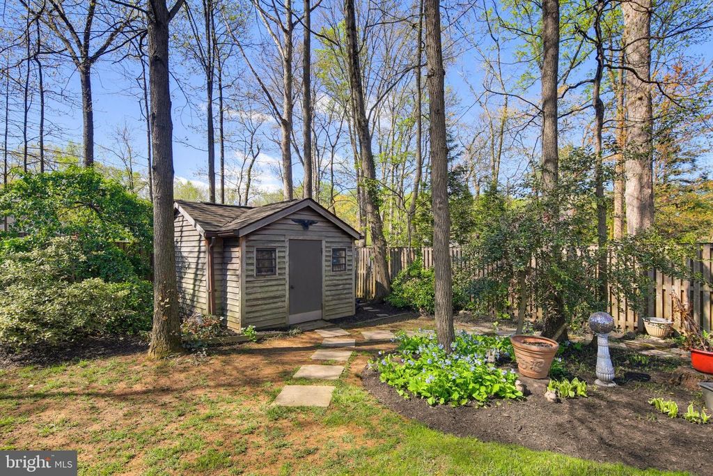 Image 46 of property listing at 1017 WINDMILL LN, Silver Spring, MD 20905