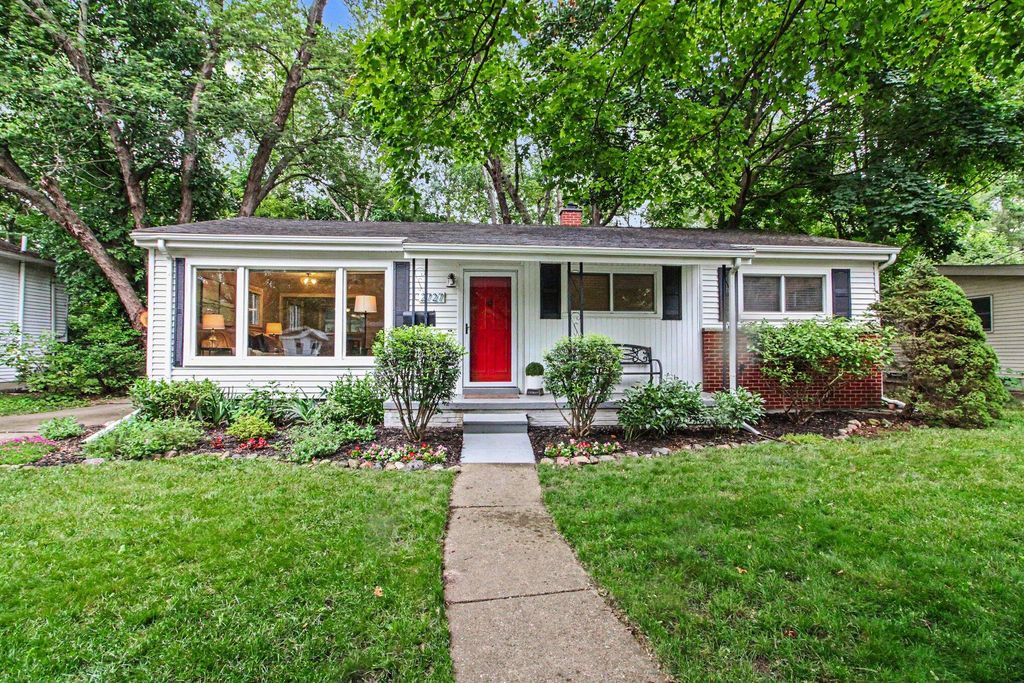 2727 Hampshire Road, Ann Arbor, MI 48104