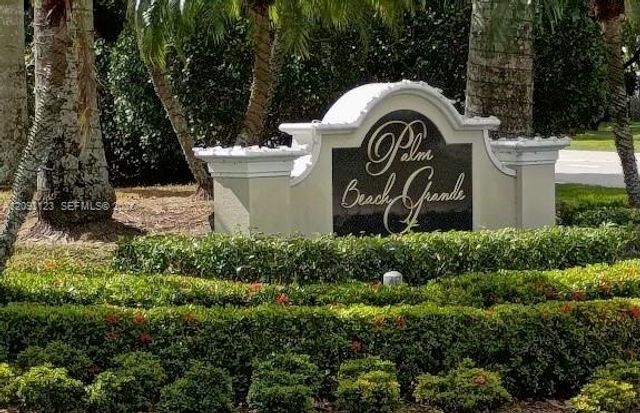 1545 Lake Crystal Drive H, West Palm Beach, FL 33411