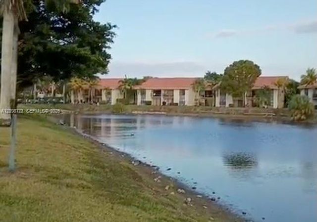 1545 Lake Crystal Drive H, West Palm Beach, FL 33411