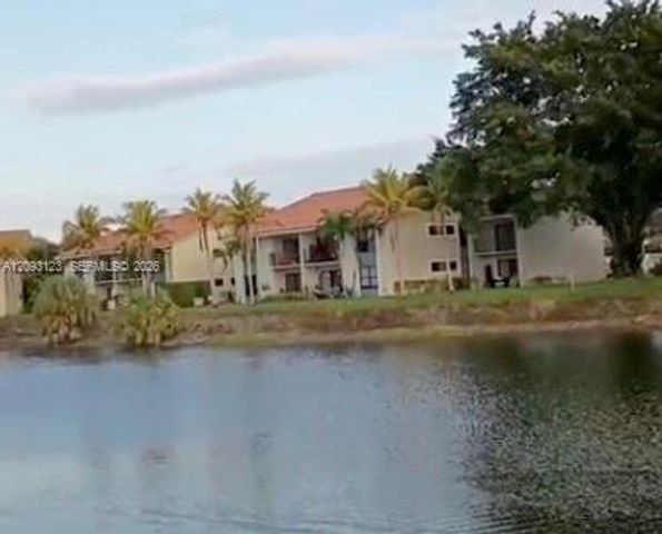 1545 Lake Crystal Drive H, West Palm Beach, FL 33411