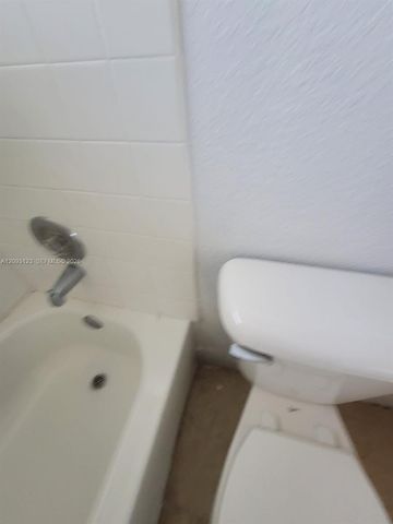 1545 Lake Crystal Drive H, West Palm Beach, FL 33411