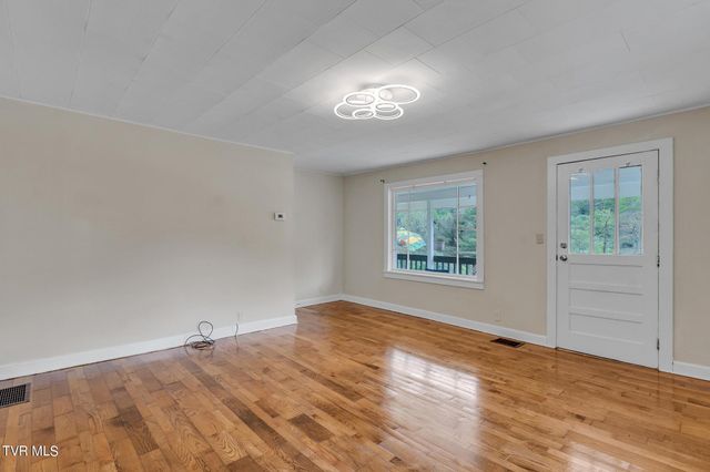 6802 Lockwood Drive, Wise, VA 24293