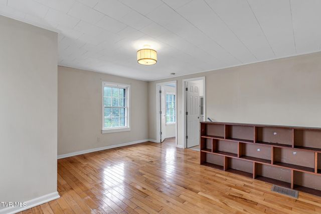 6802 Lockwood Drive, Wise, VA 24293