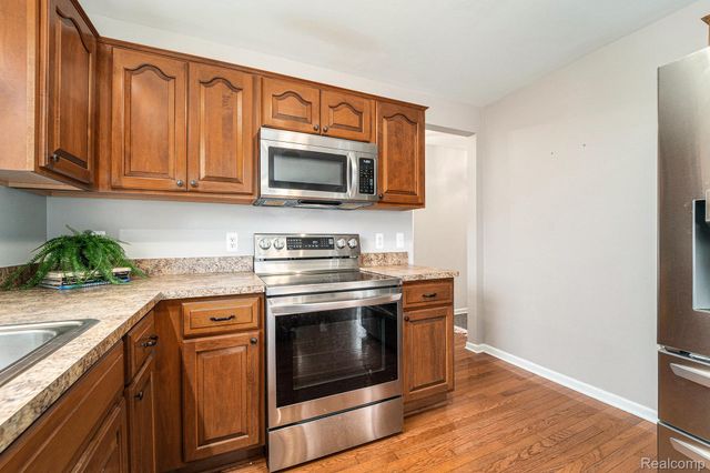 42415 Colorado Drive, Clinton Charter Township, MI 48036