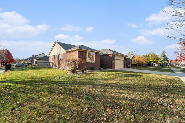 42415 Colorado Drive, Clinton Charter Township, MI 48036