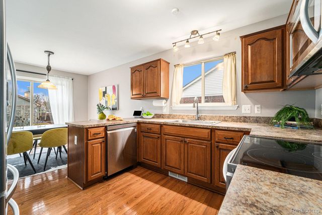 42415 Colorado Drive, Clinton Charter Township, MI 48036