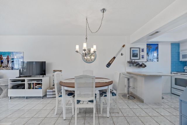 2735 Dudley Drive E C, West Palm Beach, FL 33415