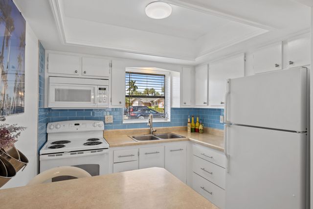 2735 Dudley Drive E C, West Palm Beach, FL 33415