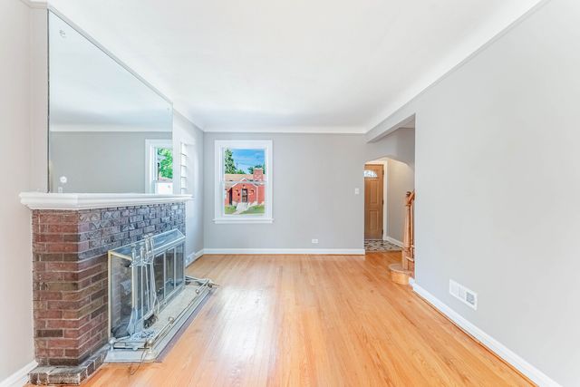 9114 S Luella Avenue, Chicago, IL 60617