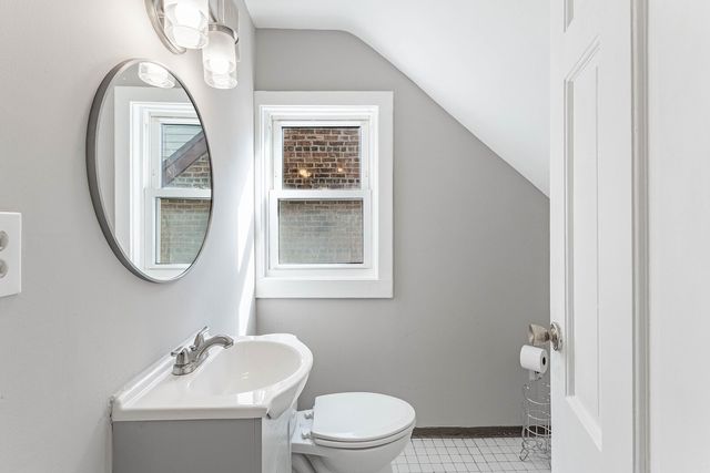 9114 S Luella Avenue, Chicago, IL 60617