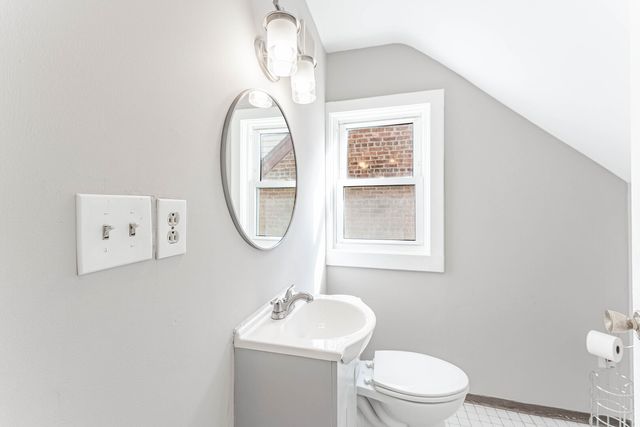 9114 S Luella Avenue, Chicago, IL 60617