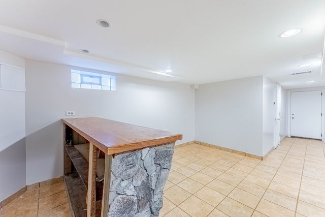 9114 S Luella Avenue, Chicago, IL 60617