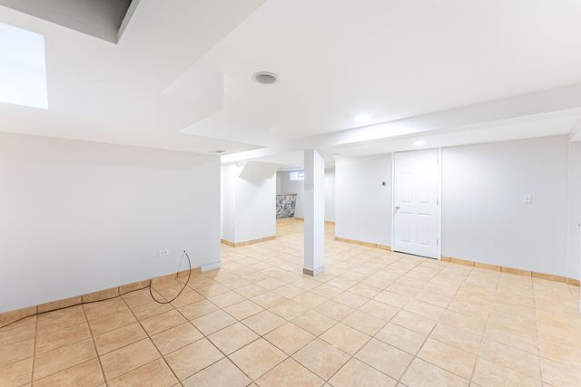 9114 S Luella Avenue, Chicago, IL 60617