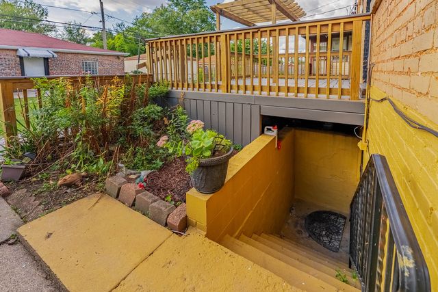 9114 S Luella Avenue, Chicago, IL 60617