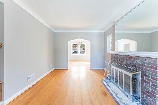 9114 S Luella Avenue, Chicago, IL 60617