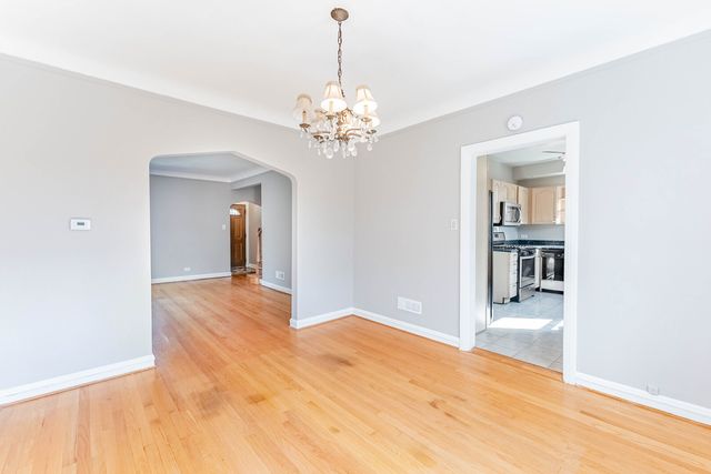 9114 S Luella Avenue, Chicago, IL 60617