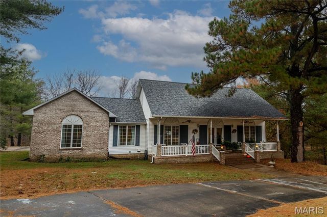 18049 Thomas Drive, Dexter, MO 63841