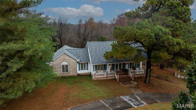 18049 Thomas Drive, Dexter, MO 63841