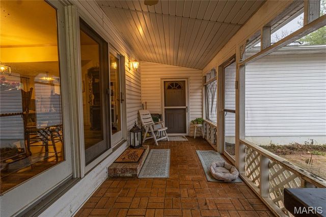 18049 Thomas Drive, Dexter, MO 63841