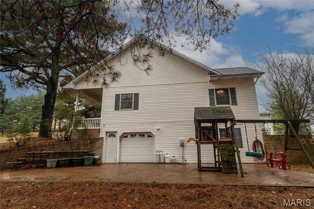 18049 Thomas Drive, Dexter, MO 63841