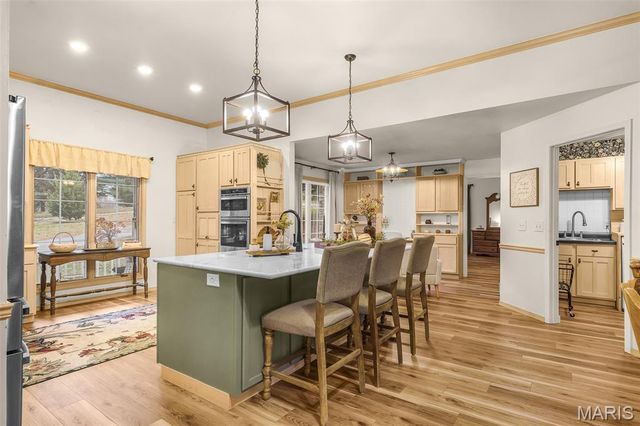 18049 Thomas Drive, Dexter, MO 63841