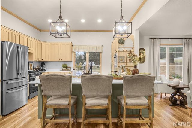 18049 Thomas Drive, Dexter, MO 63841