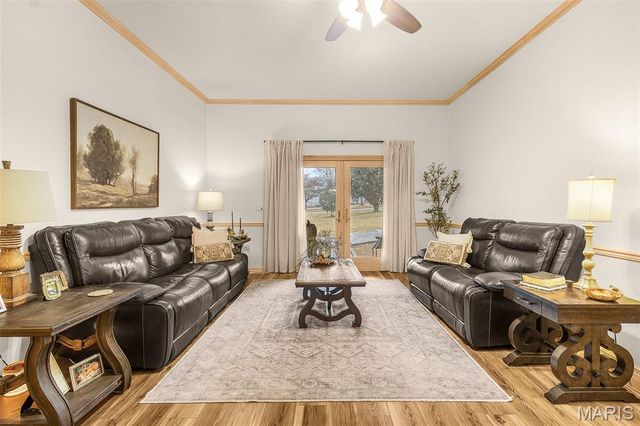 18049 Thomas Drive, Dexter, MO 63841