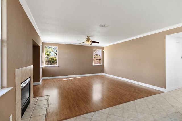 11125 Graeton Cir, Mather, CA 95655