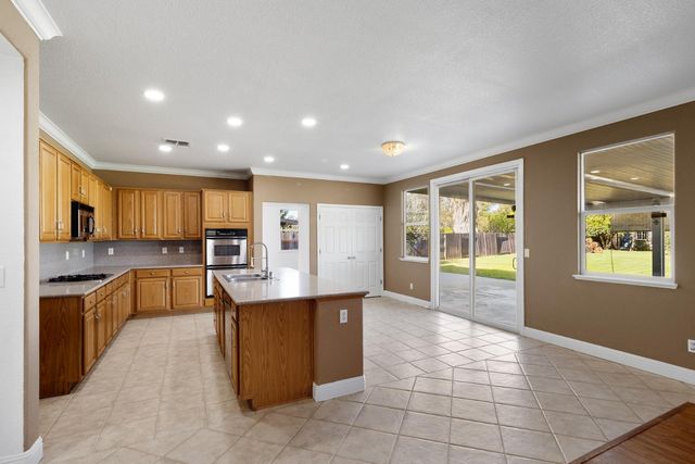 11125 Graeton Cir, Mather, CA 95655