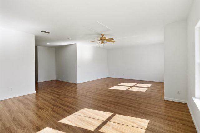 11125 Graeton Cir, Mather, CA 95655