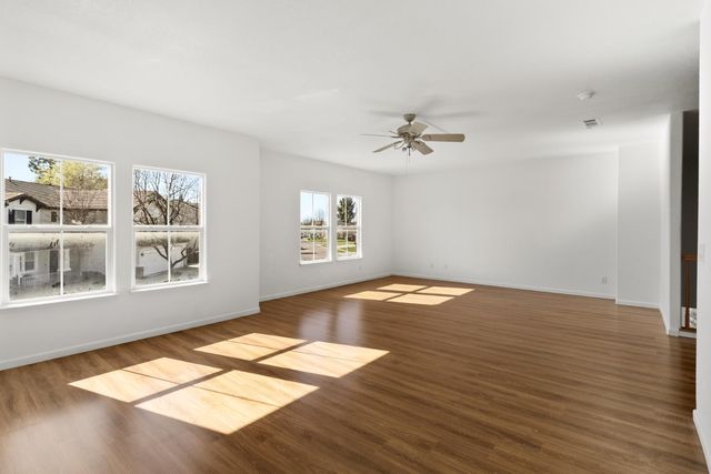 11125 Graeton Cir, Mather, CA 95655