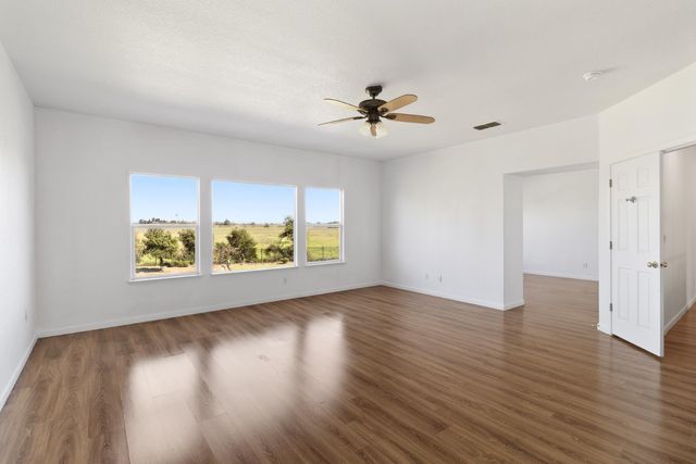 11125 Graeton Cir, Mather, CA 95655