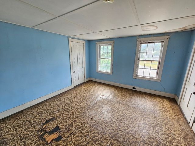 289 North Ave, Rochester, MA 02770