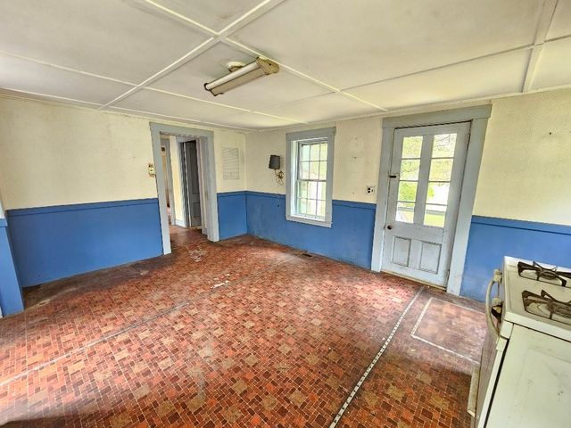 289 North Ave, Rochester, MA 02770