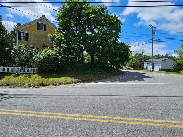 289 North Ave, Rochester, MA 02770