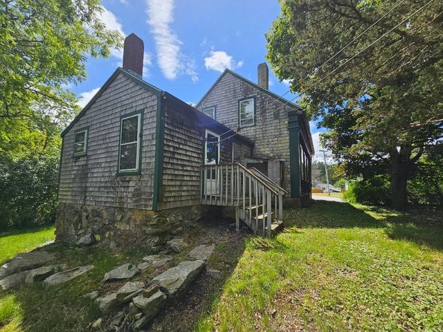 289 North Ave, Rochester, MA 02770